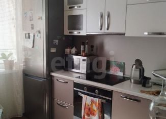 Продаю трехкомнатную квартиру, 63.2 м2, Старый Оскол, микрорайон Конева, 8