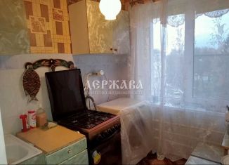 Продается 2-комнатная квартира, 48 м2, Старый Оскол, микрорайон Интернациональный, 48