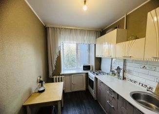 Сдача в аренду двухкомнатной квартиры, 52 м2, Республика Башкортостан, Коммунистическая улица, 6