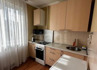 Сдаю в аренду однокомнатную квартиру, 35 м2, Казань, улица Фатыха Амирхана, 103