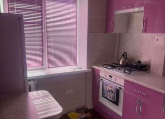 Продается 3-комнатная квартира, 50.6 м2, Керчь, улица Маршала Ерёменко, 38