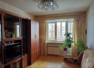 Продается 2-ком. квартира, 53 м2, Йошкар-Ола, улица Петрова, 20