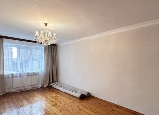 Продаю 4-ком. квартиру, 90 м2, Махачкала, улица Героев Дагестана, 14В