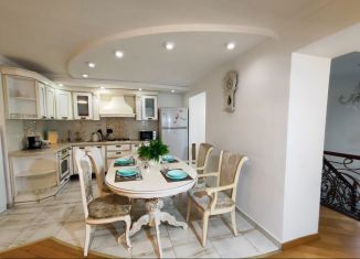 3-ком. квартира в аренду, 105 м2, Ростов-на-Дону, улица Волкова, 4