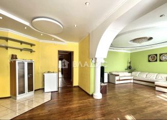 Продается трехкомнатная квартира, 100.6 м2, Чита, улица Столярова, 14