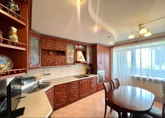 Продам 4-комнатную квартиру, 108 м2, Барнаул, Трудовой переулок, 39/41