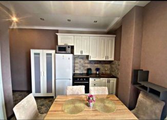 Сдается двухкомнатная квартира, 32 м2, Сочи, улица Просвещения, 132