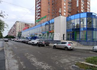 Сдаю торговую площадь, 97 м2, Челябинская область, улица Братьев Кашириных, 99А