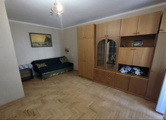 Сдам 1-комнатную квартиру, 37 м2, Армавир, улица Советской Армии, 105