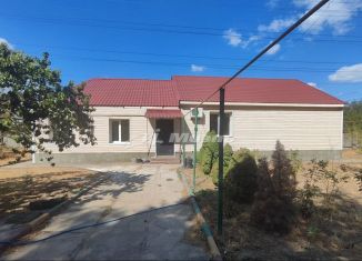 Продается дом, 144.1 м2, посёлок городского типа Красногвардейское, Заводская улица