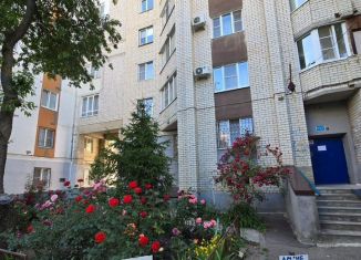 Продаю трехкомнатную квартиру, 70 м2, Ставрополь, улица 50 лет ВЛКСМ, 81/1, микрорайон № 34