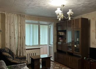 Продаю 2-ком. квартиру, 54 м2, Алексин, улица Фридриха Энгельса, 32