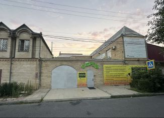 Продаю дом, 500 м2, Махачкала, улица Осипенко