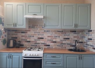 Продам 3-ком. квартиру, 62 м2, Тамбов, улица Карла Маркса, 444