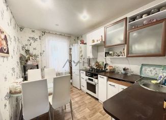 Продаю трехкомнатную квартиру, 57.6 м2, Набережные Челны, улица Александра Грина, 5