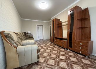 Продается 3-комнатная квартира, 60 м2, Азнакаево, улица Гагарина, 21