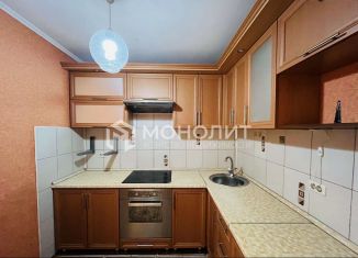 Сдам 2-ком. квартиру, 45 м2, Старый Оскол, микрорайон Макаренко, 3