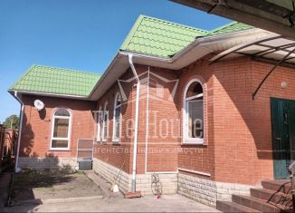 Продаю дом, 180 м2, посёлок городского типа Яблоновский, улица Пушкина, 115