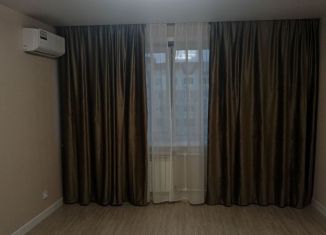 Продам 2-ком. квартиру, 50 м2, Чебоксары, улица Энтузиастов, 38/8