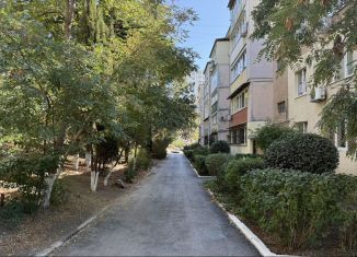 Продается 1-комнатная квартира, 29.7 м2, Алушта, Партизанская улица, 36