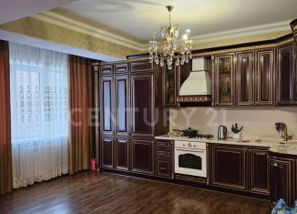 Сдам в аренду 2-комнатную квартиру, 100 м2, Махачкала, 2-й Сергокалинский тупик, 8к1