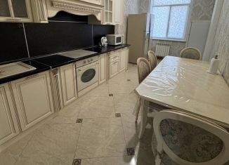 Сдается 2-комнатная квартира, 90 м2, Махачкала, проспект Петра I, 103Бк3