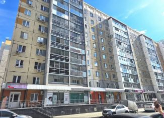 Продажа 3-ком. квартиры, 65 м2, Челябинск, улица 40-летия Победы, 61