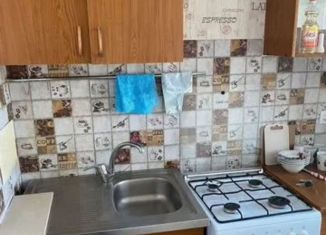 Продаю трехкомнатную квартиру, 57 м2, Саратов, улица имени В.И. Лебедева-Кумача, 55