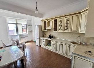 Сдается 2-комнатная квартира, 90 м2, Махачкала, Кадарская улица, 40