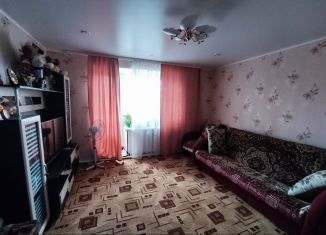 Продается 2-комнатная квартира, 52 м2, село Чекмагуш, улица Свободы, 12/1