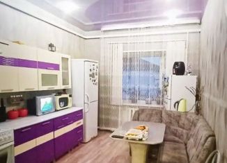 Продажа трехкомнатной квартиры, 97 м2, Мариинск, улица Макаренко, 12