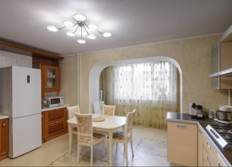 Продается трехкомнатная квартира, 96 м2, Ростовская область, Петровская улица, 25/26