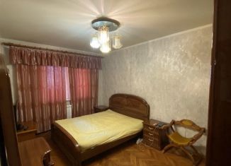 Сдача в аренду 3-ком. квартиры, 80 м2, Москва, улица Паустовского, 3, метро Новоясеневская