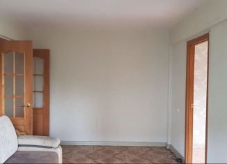 Продам 3-ком. квартиру, 49 м2, Иркутск, Гравийная улица, 12