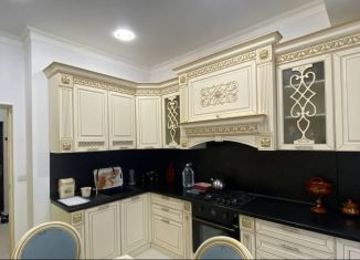 Продается двухкомнатная квартира, 76 м2, Хасавюрт, улица Тотурбиева, 87