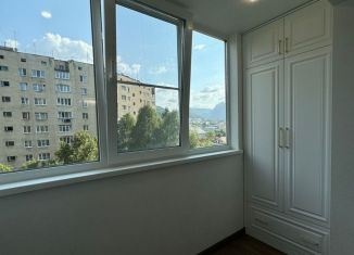 Продается 2-комнатная квартира, 50 м2, Карачаевск, улица Ленина, 17