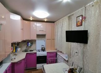 Продаю 3-ком. квартиру, 62 м2, Стерлитамак, Волочаевская улица, 20