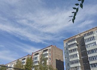 Продается двухкомнатная квартира, 52.6 м2, Абакан, Советская улица, 90