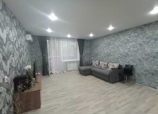 Продам 4-комнатную квартиру, 81 м2, Крымск, улица Маршала Жукова, 15