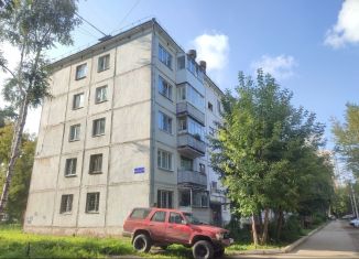 Продается трехкомнатная квартира, 61 м2, Пермь, улица Крупской, 71