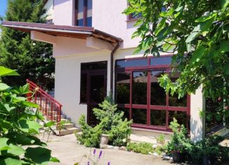 Сдам в аренду дом, 90 м2, посёлок городского типа Сириус, Полевая улица, 4А