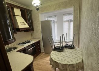 Сдам в аренду 2-ком. квартиру, 48 м2, Дагестан, улица Щорса, 33