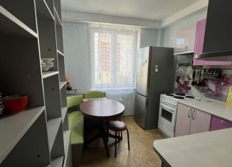 Продам 2-комнатную квартиру, 50 м2, Березники, улица Строителей, 12