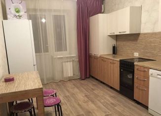 Сдаю в аренду 1-комнатную квартиру, 45 м2, Тюмень, улица Бориса Житкова, 6к1