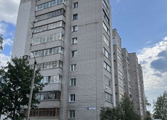 Сдам 4-комнатную квартиру, 74 м2, Кировская область, улица Физкультурников, 2к2