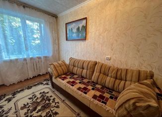 Сдам в аренду 2-ком. квартиру, 54 м2, Великие Луки, улица Дружбы, 7к2