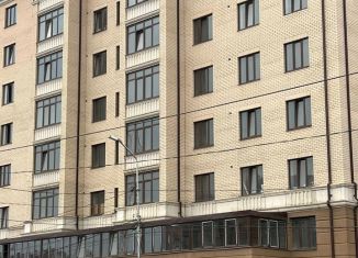 Продам 2-ком. квартиру, 90 м2, Владикавказ, улица Курсантов-Кировцев, 4А