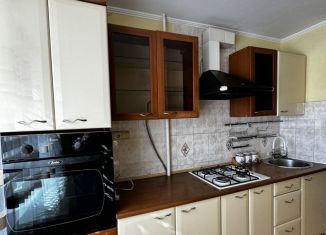 Продается 4-ком. квартира, 70.4 м2, Оренбург, проспект Гагарина, 37/5, Ленинский район