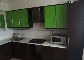 Сдам 2-ком. квартиру, 63 м2, Среднеуральск, улица Свердлова, 8