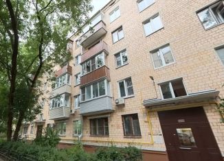 Продается трехкомнатная квартира, 62.2 м2, Москва, Студенческая улица, 16, метро Киевская